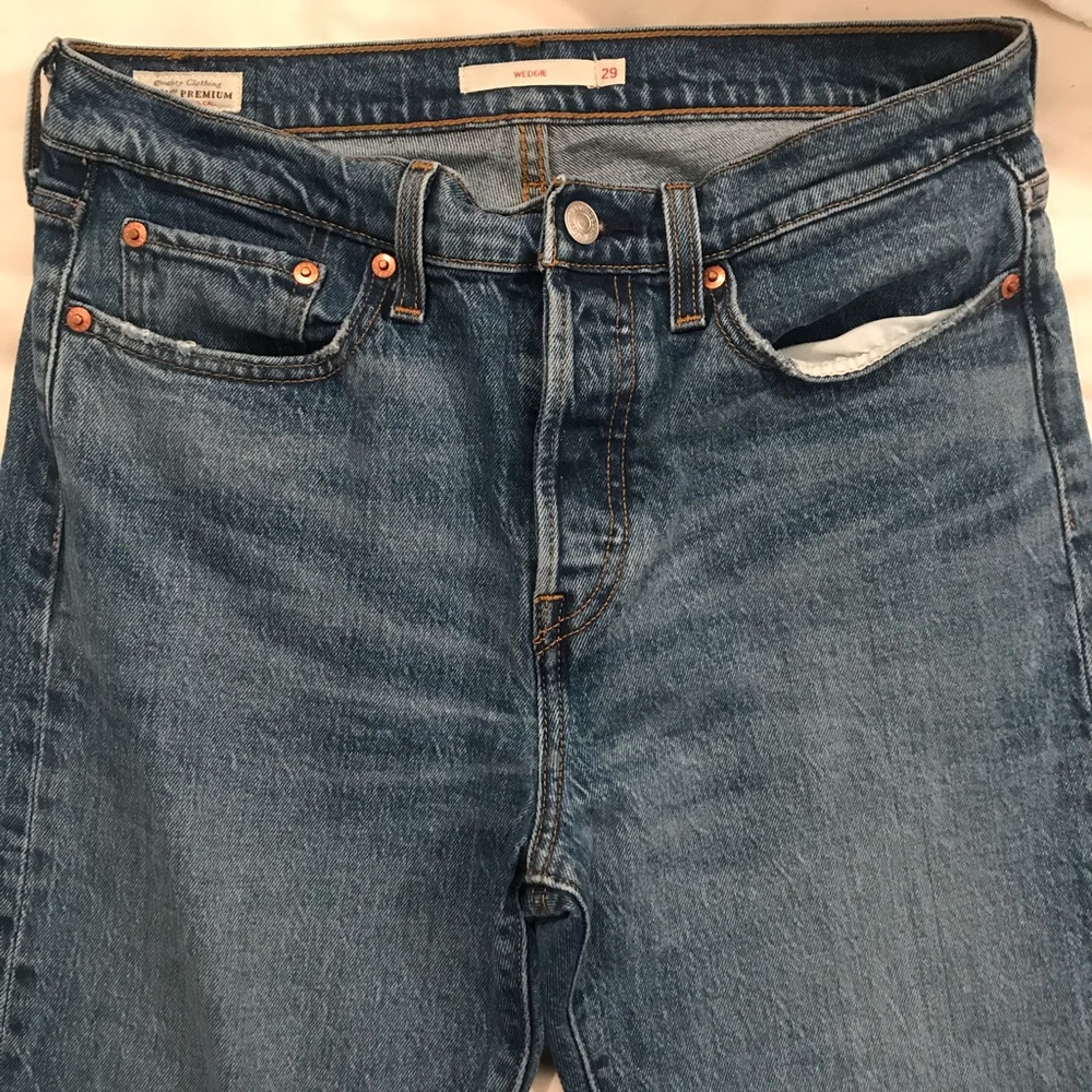 Levi’s Wedgie Icon Fit High Waist Ankle Jeans